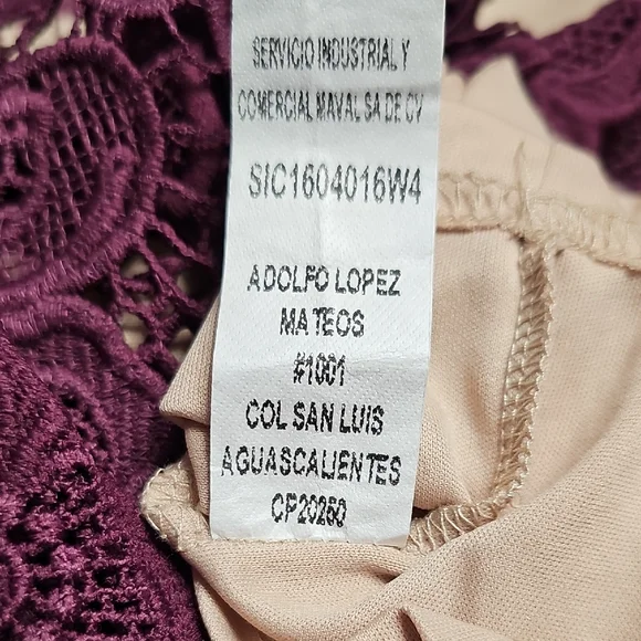 LA ROPERIA Pleated Cream w/Maroon Crochet Overlay Midi Dress - Picture 10 of 10